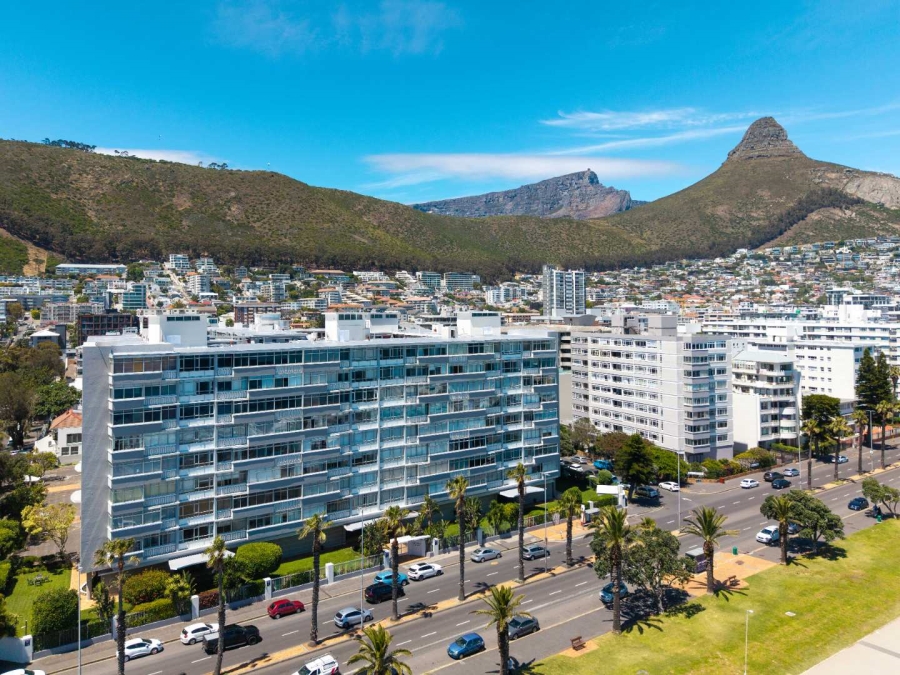2 Bedroom Property for Sale in Sea Point Western Cape